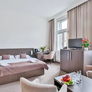 Aparthotel Embassy By Lh