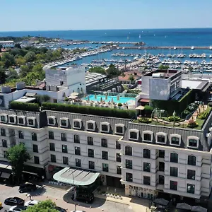 Wyndham Grand Kalamis Marina Отель